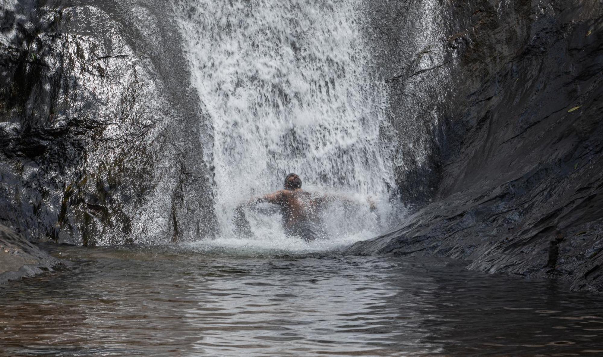Aruvikuzhy Waterfalls Villa Kozhancheri Ngoại thất bức ảnh