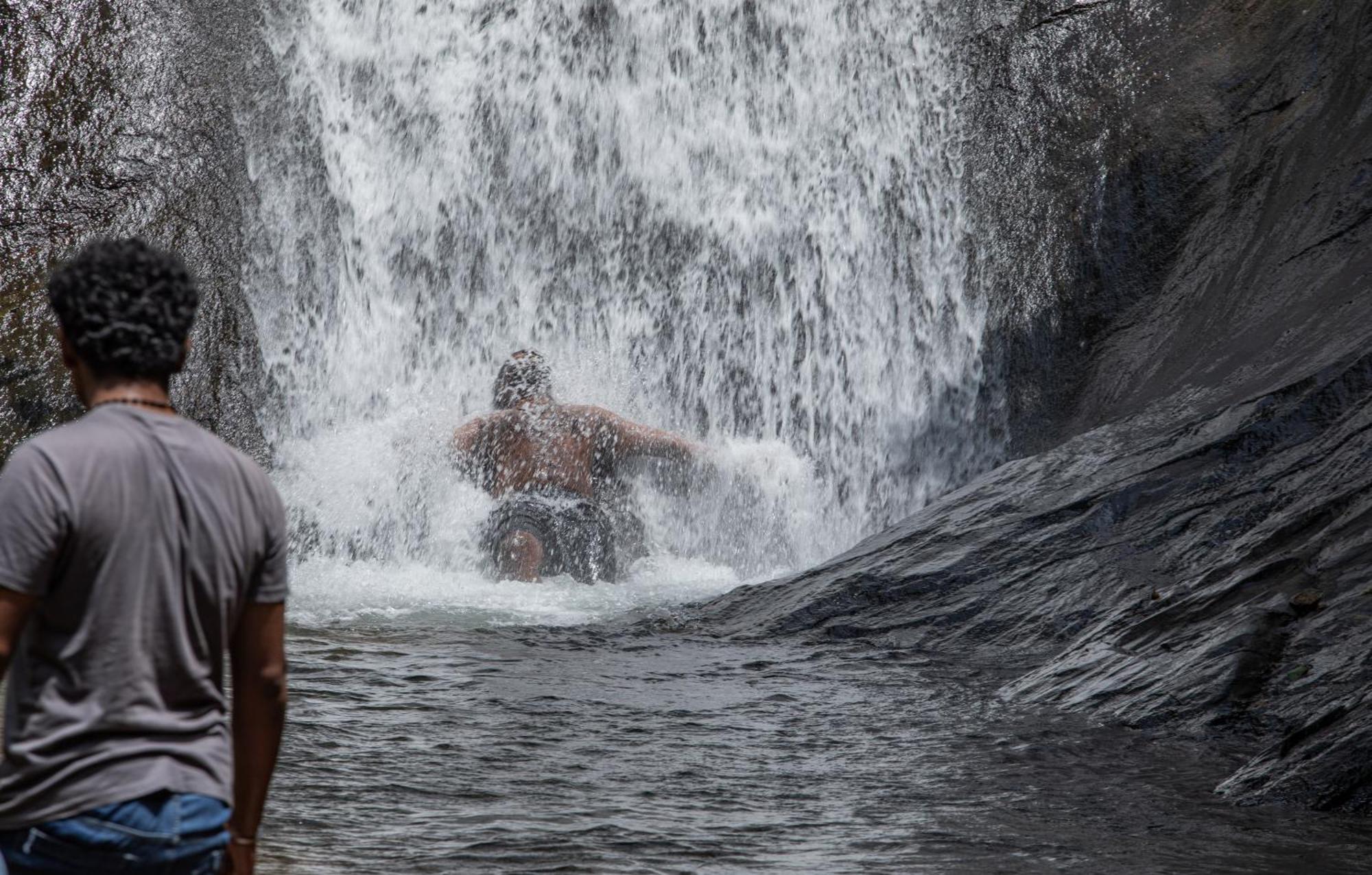 Aruvikuzhy Waterfalls Villa Kozhancheri Ngoại thất bức ảnh