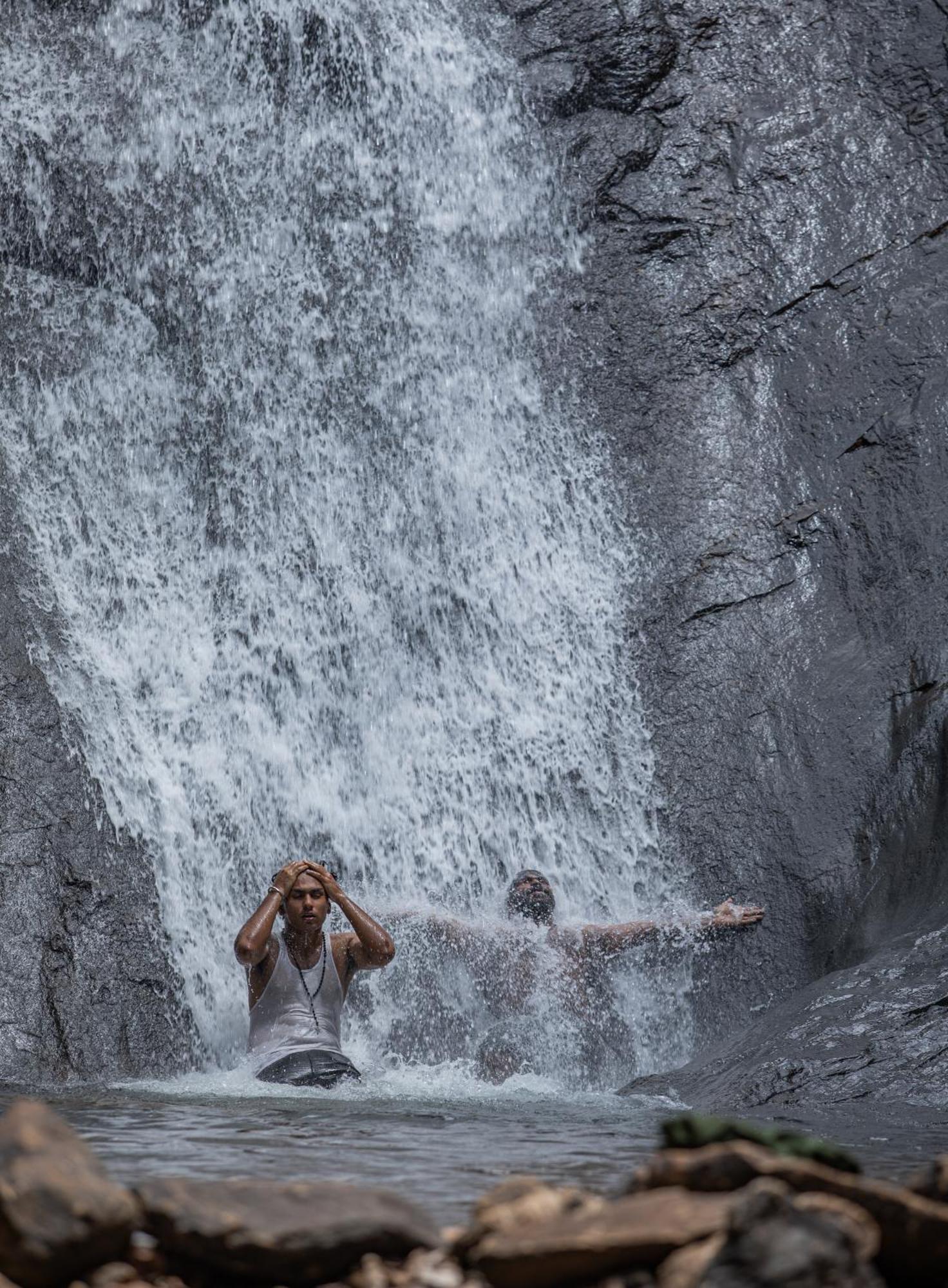 Aruvikuzhy Waterfalls Villa Kozhancheri Ngoại thất bức ảnh